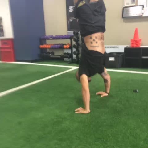 Handstand Pushup thumbnail