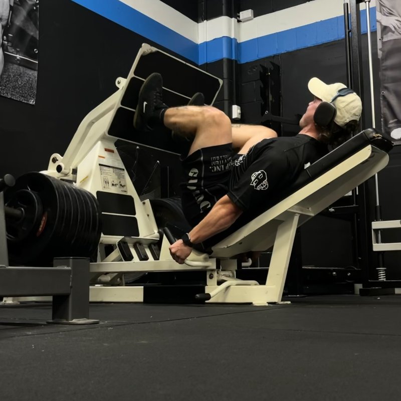 Cybex Plate Loaded Squat Press thumbnail