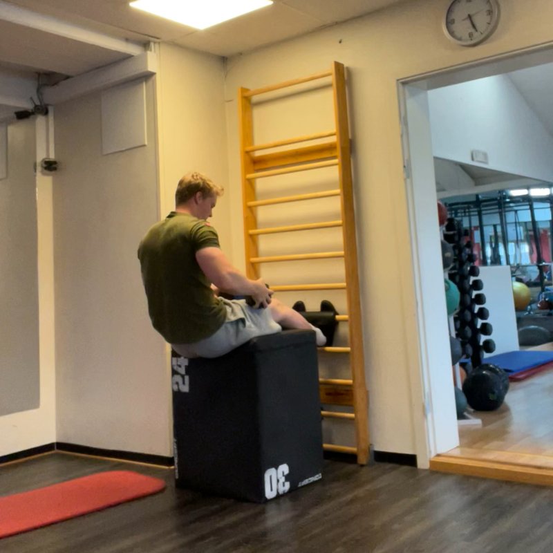 GHR Weighted Sit Ups thumbnail