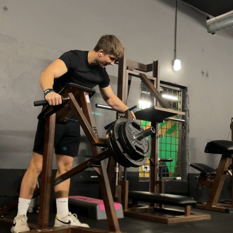 Wide Grip T Bar Row thumbnail
