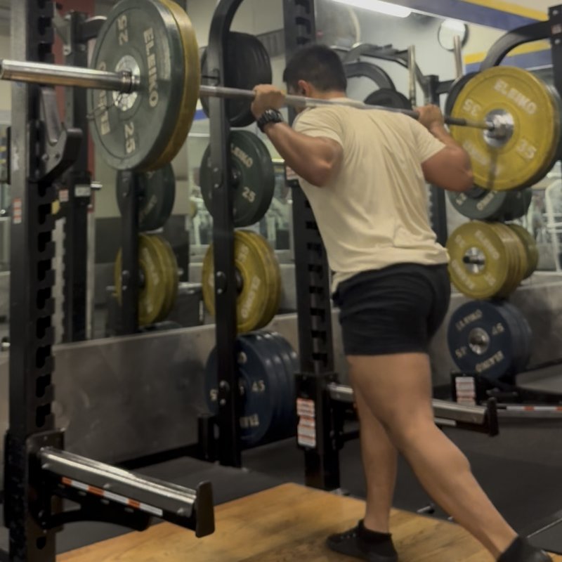 Reverse Barbell Lunge thumbnail