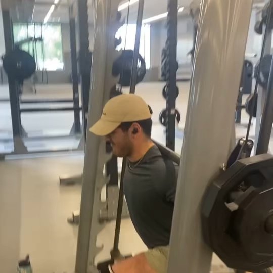 Smith Machine Reverse Lunge thumbnail