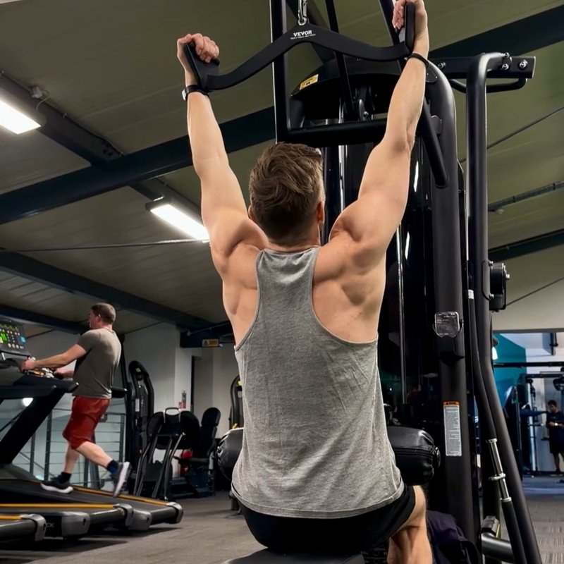 Neutral Grip Lat Pulldown video demonstration