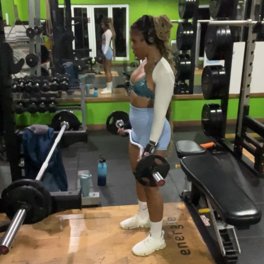 Barbell Curl demonstration