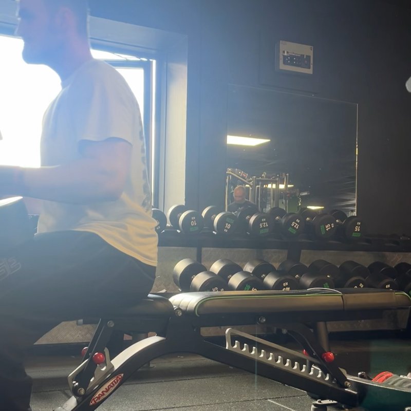 Dumbbell Bench Press thumbnail