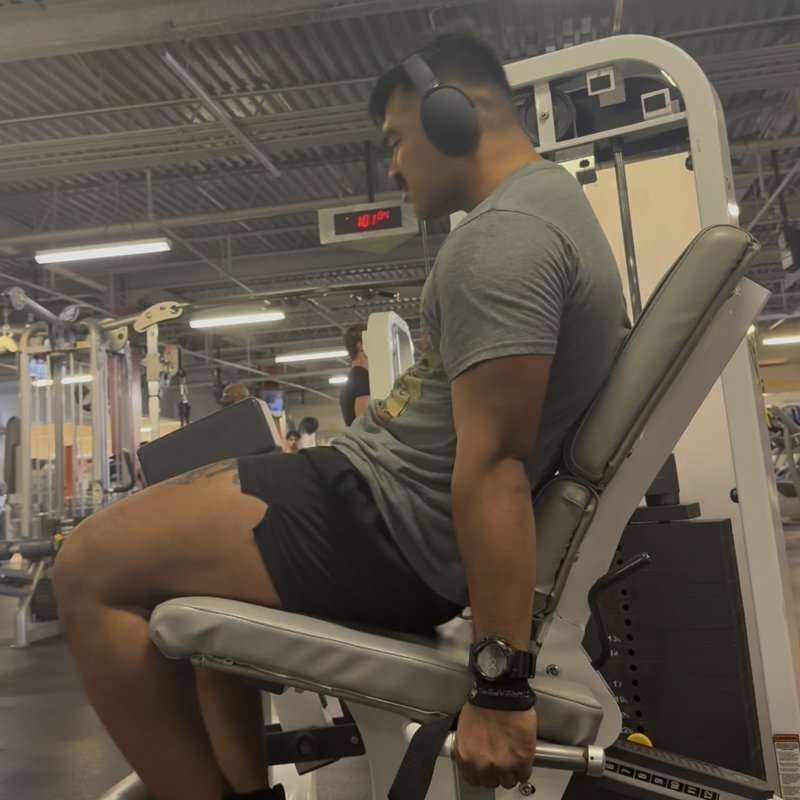 Life Fitness Leg Extension thumbnail