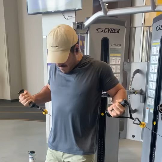Bayesian High Cable Curl thumbnail