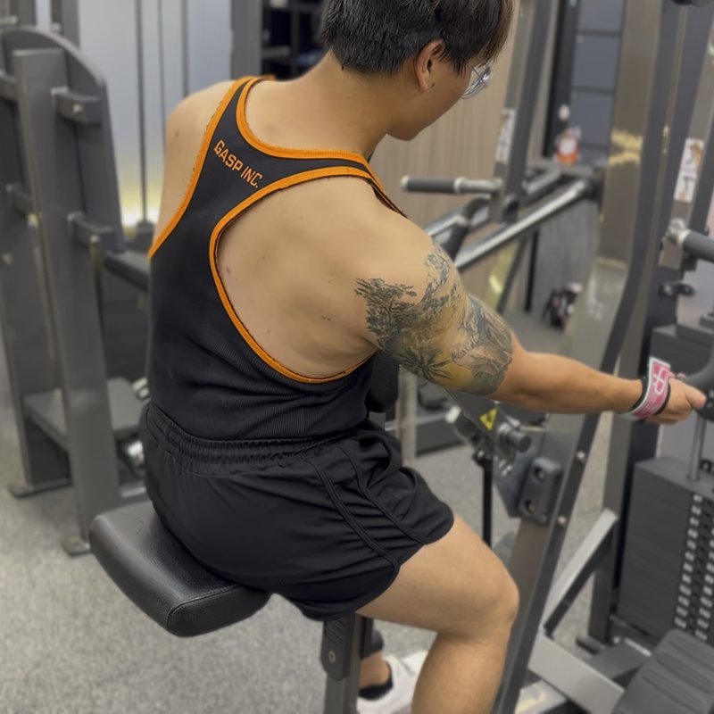 One-Arm Seated Machine Row thumbnail