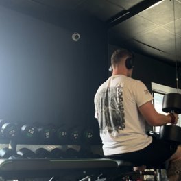Dumbbell Bench Press demonstration