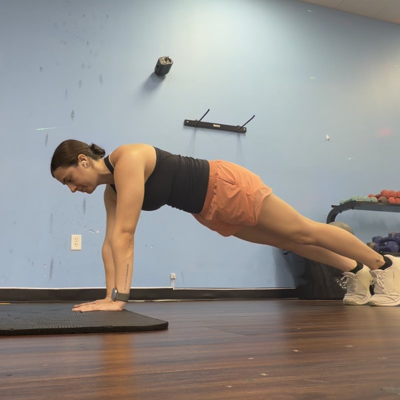 Close-Grip Push-Up thumbnail