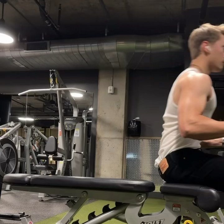 Dumbbell Bench Press thumbnail