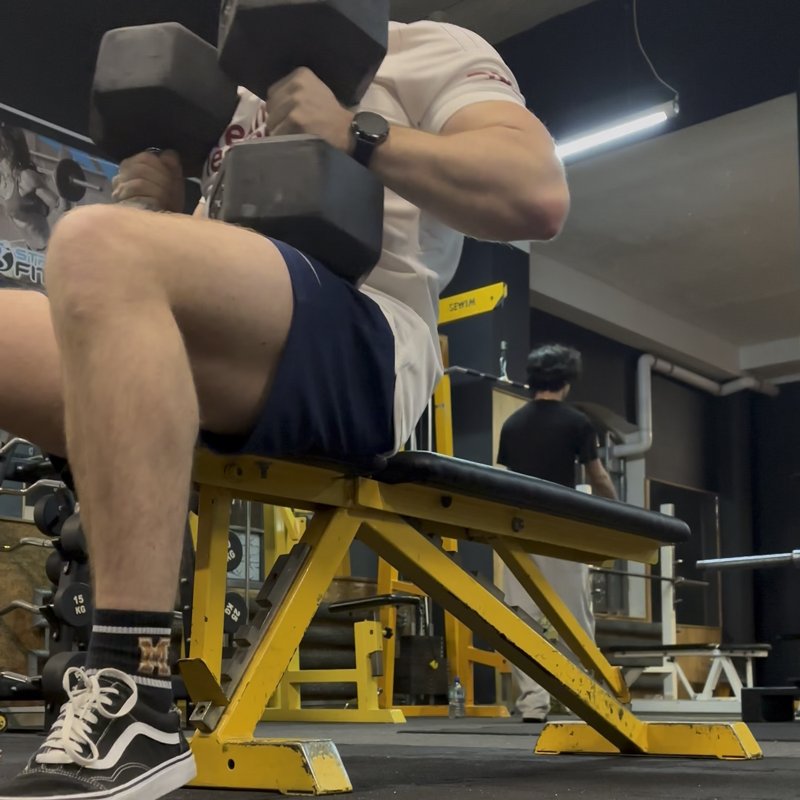 Dumbelll Bench Press thumbnail