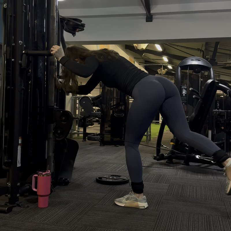 Cable Glute Medius Kickback thumbnail