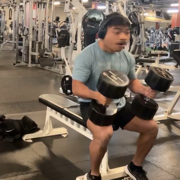 Dumbbell Bench Press thumbnail