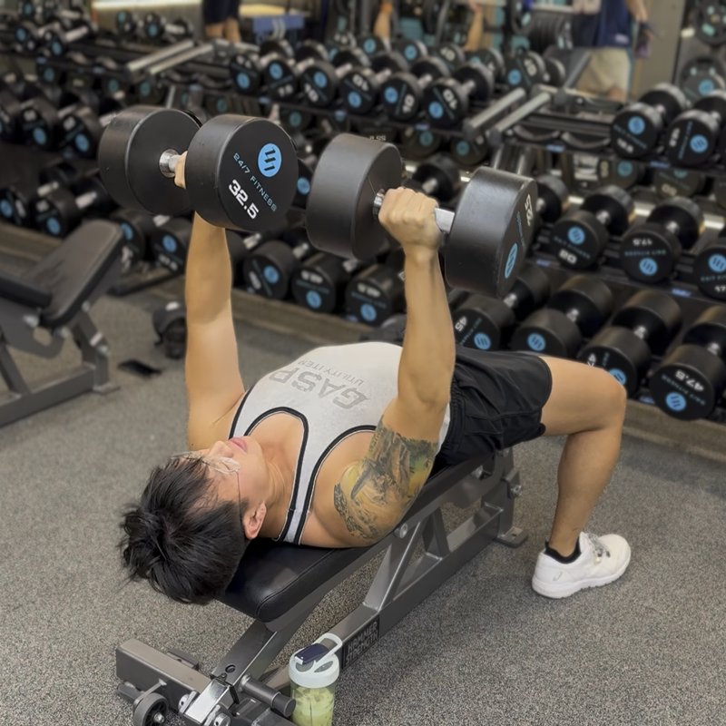 Dumbelll Bench Press thumbnail