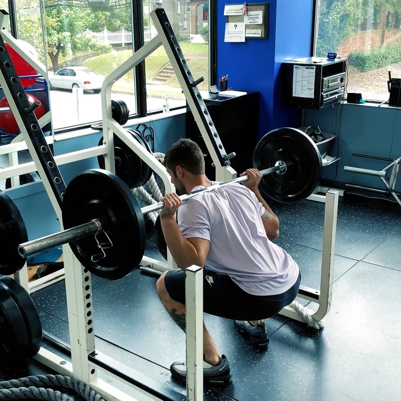 Paused Squats thumbnail
