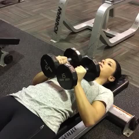 Dumbbell Squeeze Press thumbnail